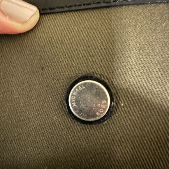 Authentic MICHAEL KORS Tote Bag - Picture 7 of 8